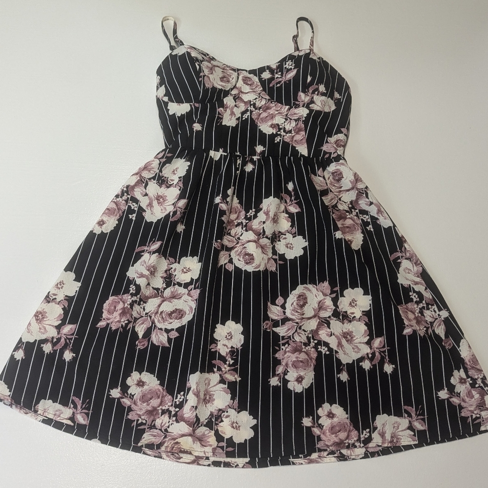 Mind Code Size Small Black Floral Mini Dress - image 4